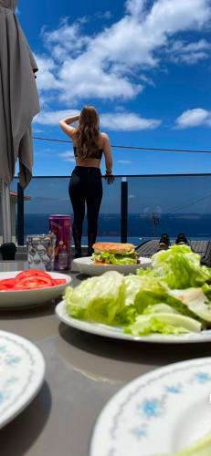 Calheta Ocean View Family Apartment Air Condition — 4-Star Luxury Hotel in Estreito Da Calheta, Portugal