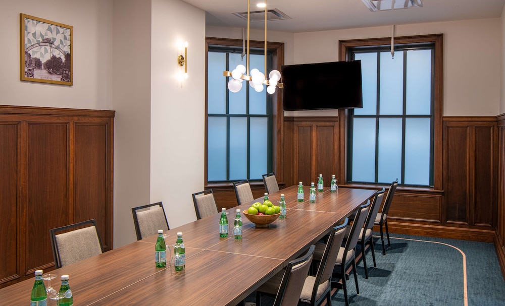 Hilton Garden Inn Flint Downtown - photo 41