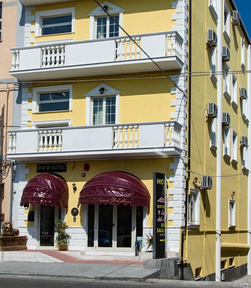 Hotel Anthony in Crosia, Italy