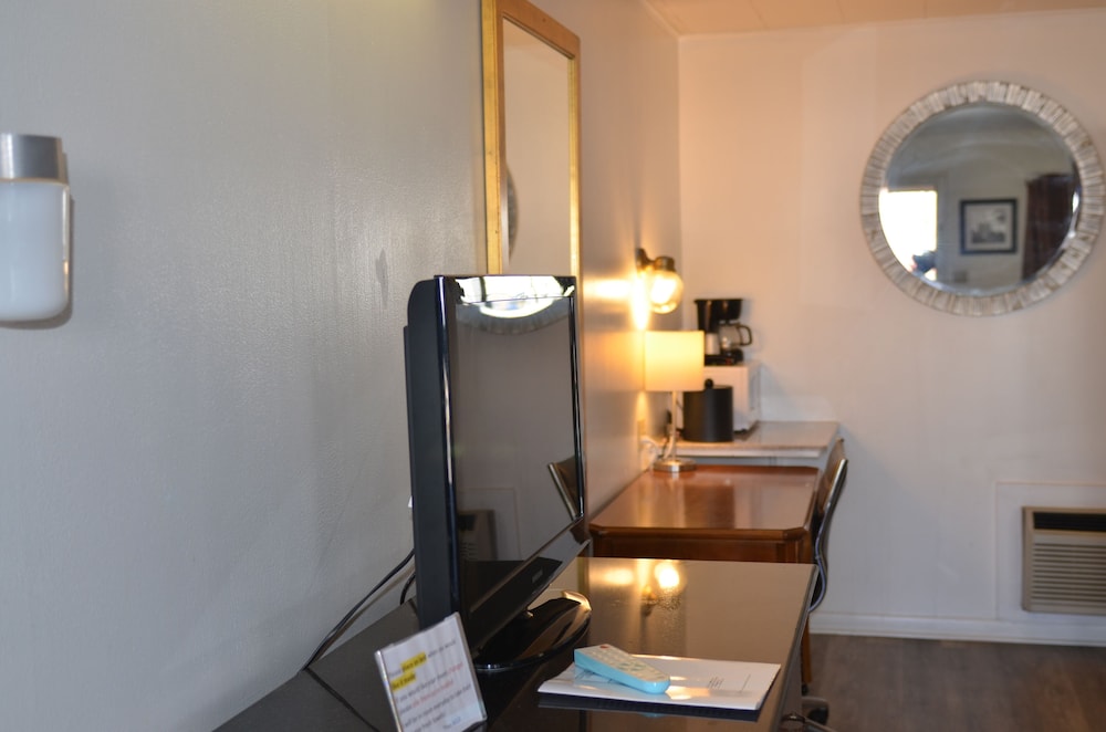 The Oak Motel - photo 19