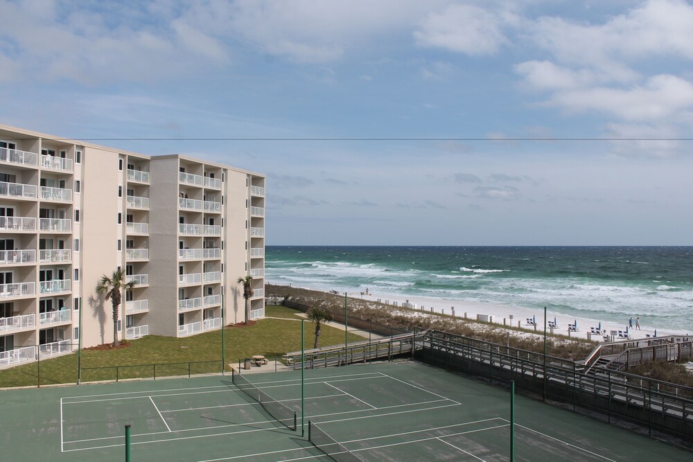 Holiday Surf and Racquet Club - photo 36