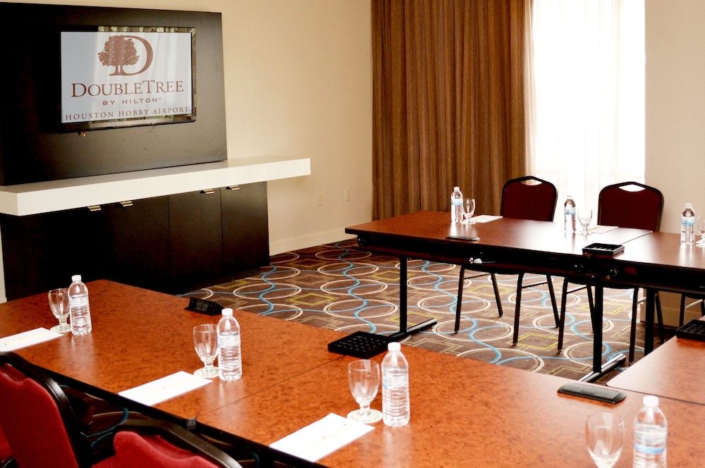 Doubletree by Hilton Houston Hobby Airport - photo 46
