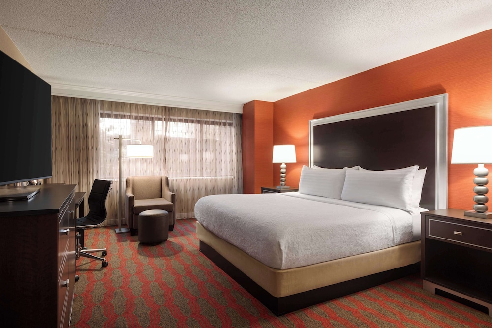 DoubleTree by Hilton New York LaGuardia Airport - photo 10