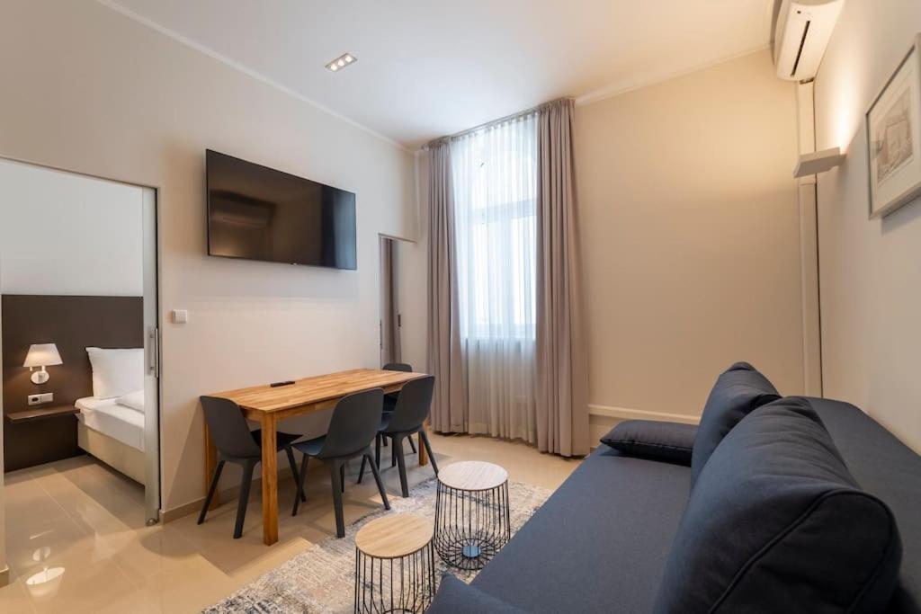 Josef's Home I Apartment Klahrgasse I 04 — 4-Star Luxury Hotel in Vienna, Austria