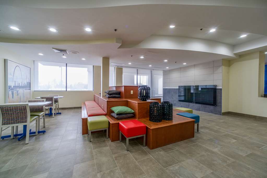 Hotel RL St. Louis Airport - photo 9