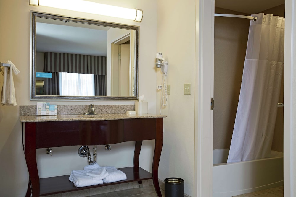 Hampton Inn & Suites Prescott Valley - photo 30
