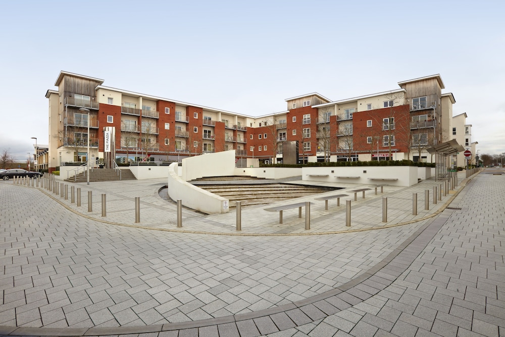 Kennet Island By Flying Butler — 4-Star Luxury Hotel in Reading, United Kingdom