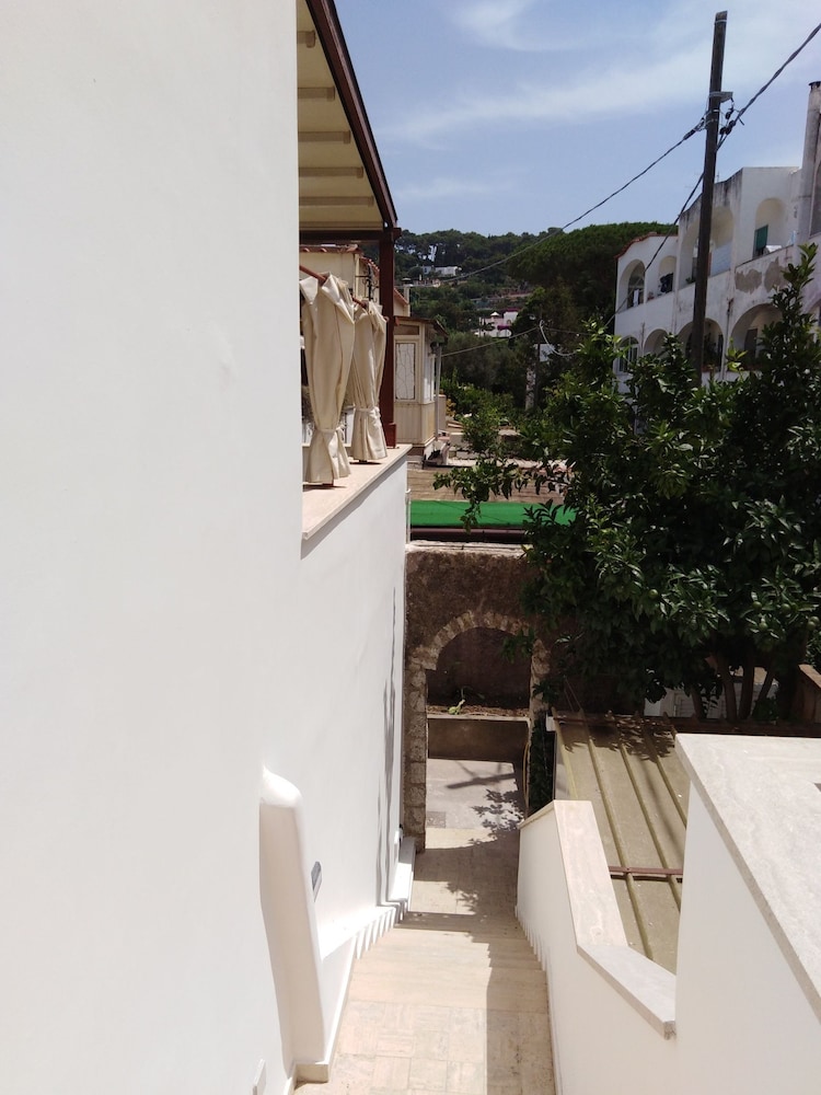 Il Monacone - carbon neutral hotel in Capri