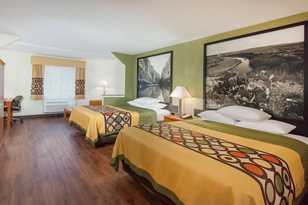 Super 8 by Wyndham Beaumont I 10 South College St - photo 21