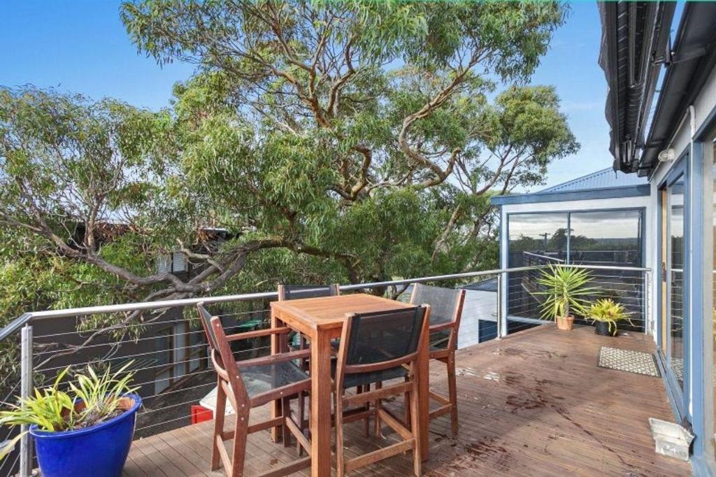 Blue Water BYO Linen — Anglesea — photo 5