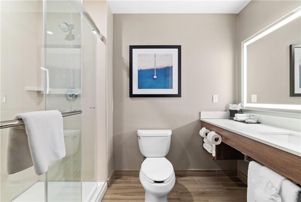 La Quinta Inn & Suites by Wyndham Santa Cruz - photo 24