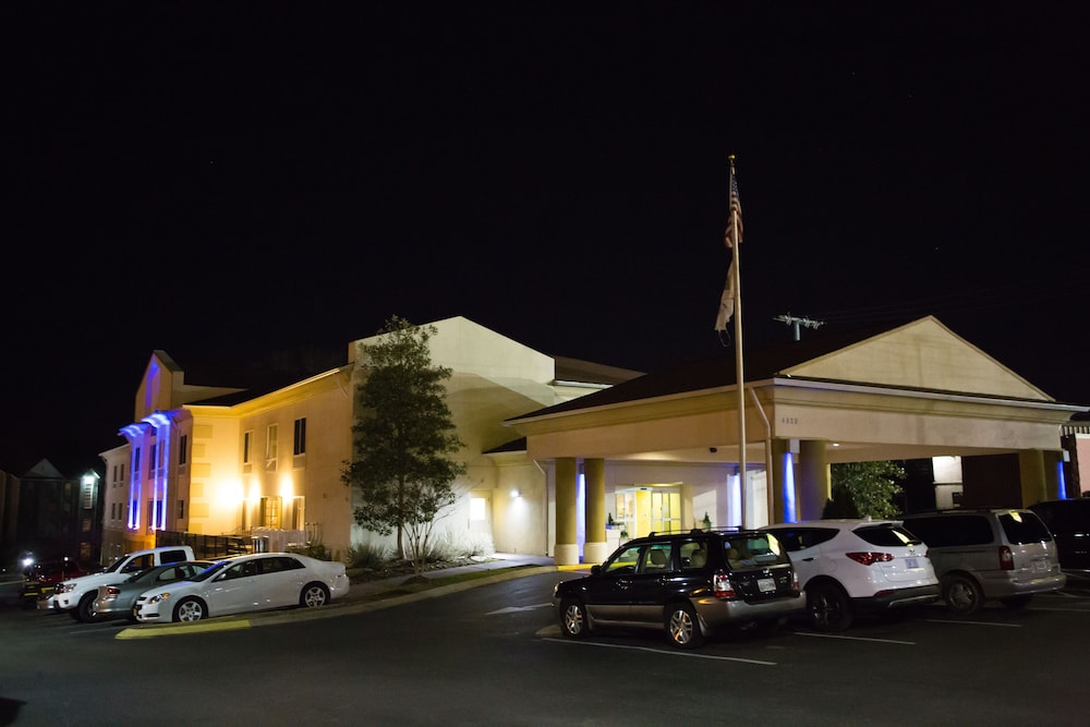 Holiday Inn Express Hotel & Suites Chattanooga Hixson by IHG - photo 74