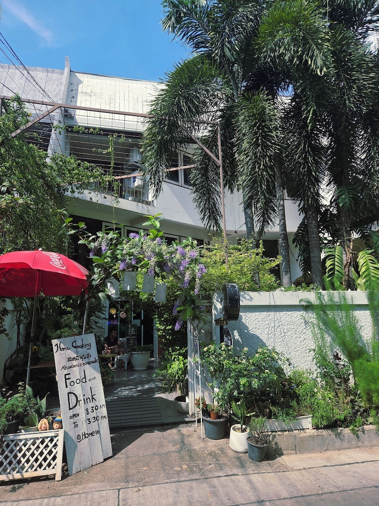 Home16 Hostel 16