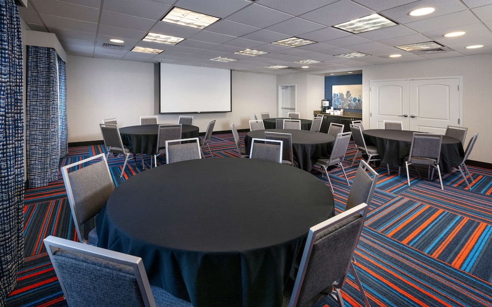 Hampton Inn & Suites Phoenix North Happy Valley - photo 34