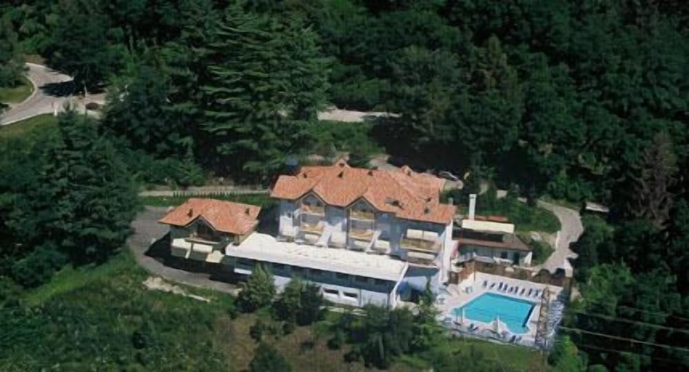 Hotel Ristorante Scaranò — hotel in Levico Terme