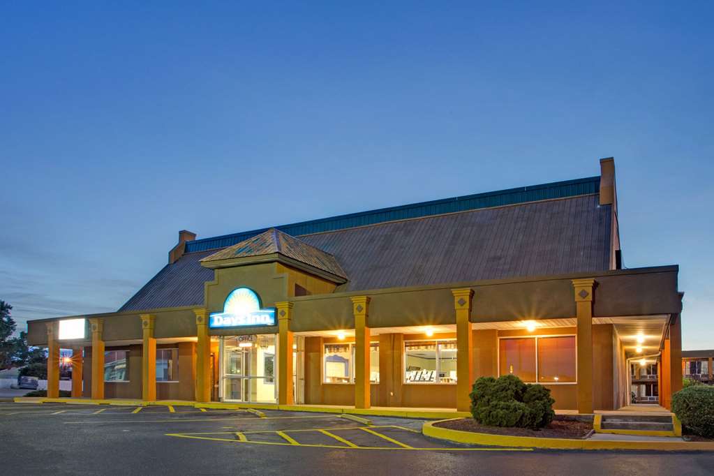 Days Inn by Wyndham Benson - photo 4