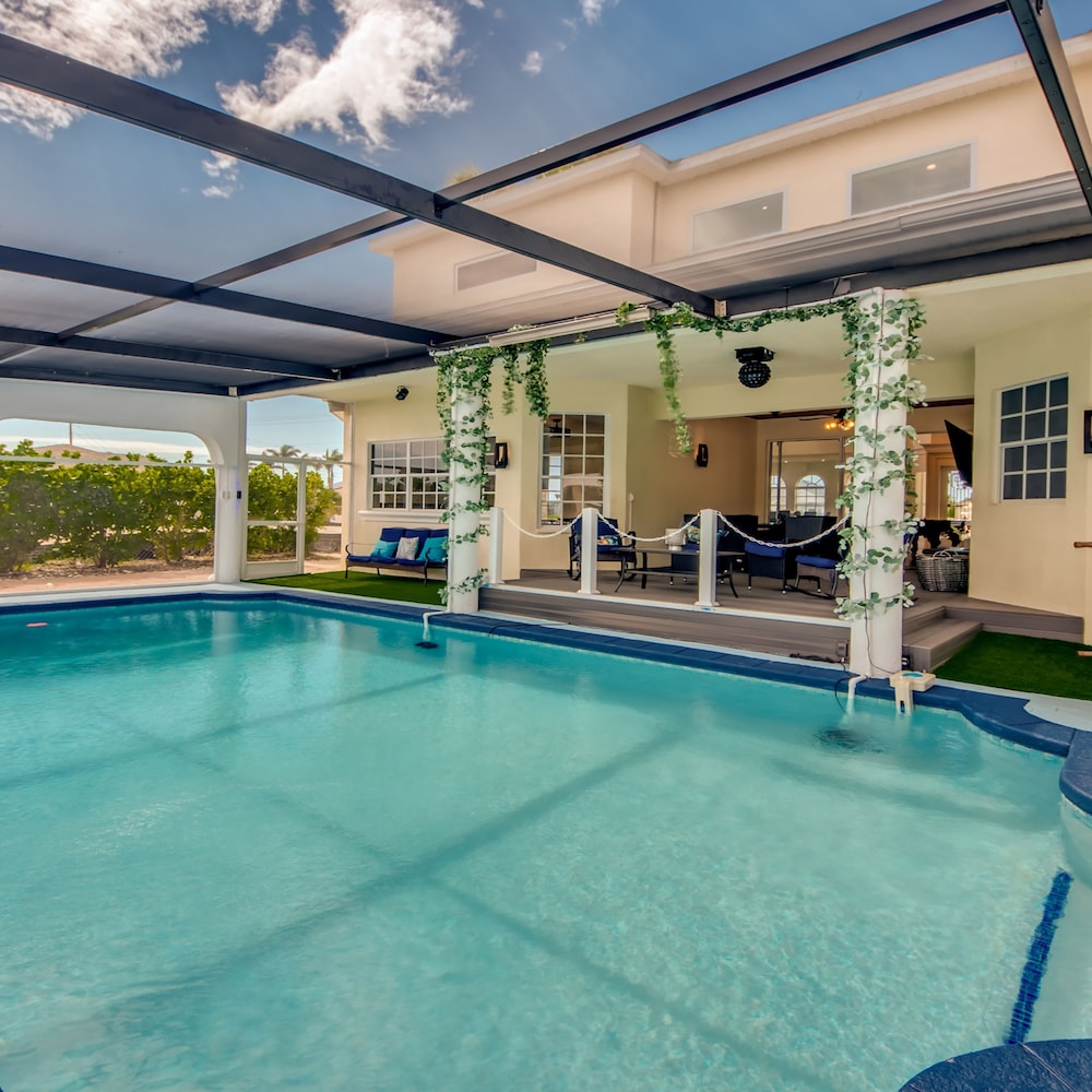 Golden Globe luxury on the canal with poolspa - photo 38