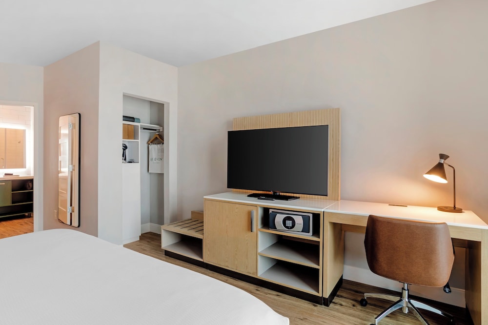 EVEN Hotel Waco University Area by IHG - photo 38