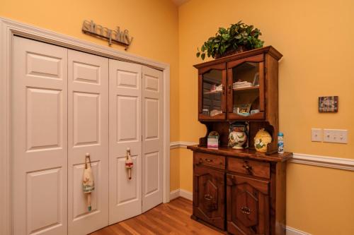 Woodlands Wonder by Oak Island Accommodations - photo 38