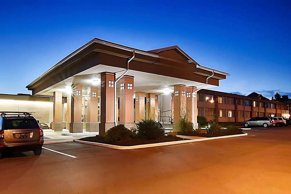 Quality Inn & Suites East Syracuse Carrier Circle - photo 2
