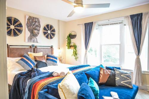 Chic 4BR Dwelling with Backyard in Philadelphia — 4-Star Luxury Hotel in Philadelphia, United States