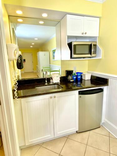 Island Inn of Atlantic Beach - photo 73