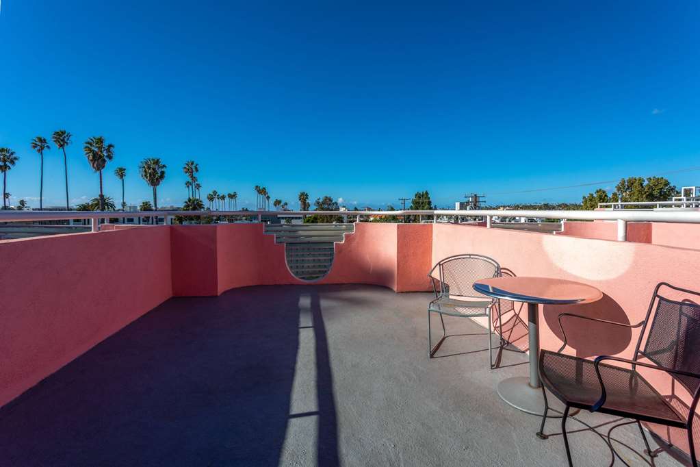 Days Inn by Wyndham Santa Monica - photo 63