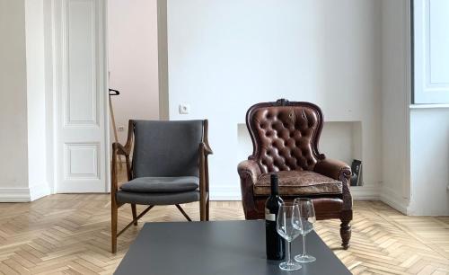 M1 Apartment