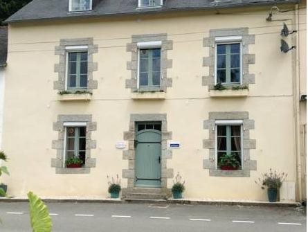 Tranquil Waters - carbon neutral hotel in Chateauneuf-Du-Faou