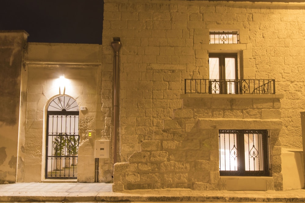 Oikia Vacanze Giuggianello Le Bey — hotel in Giuggianello