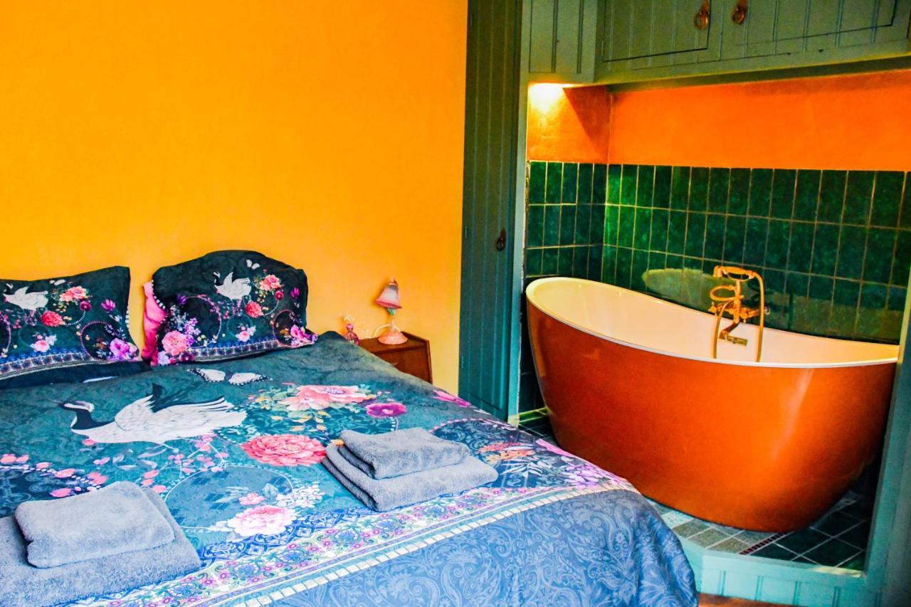 BoHo Experience Wellness Jacuzzi Sauna BBQ Garden Sleeps 10 in Unknown City, Netherlands