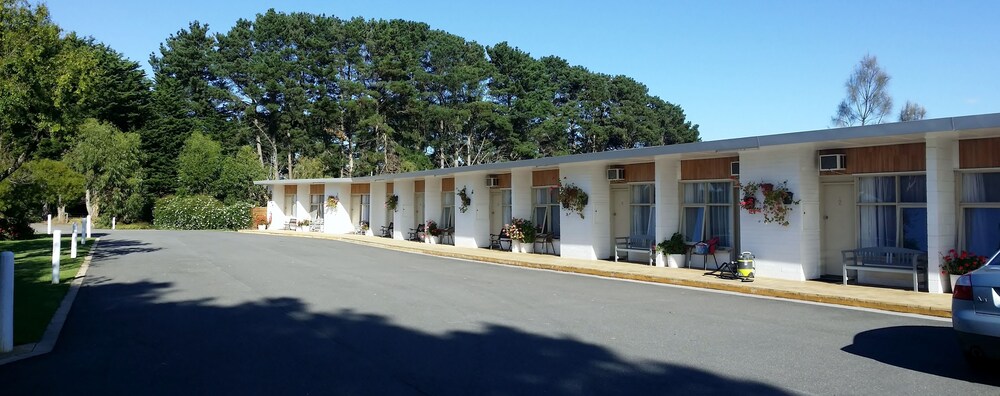 Terang Motor Inn — Terang