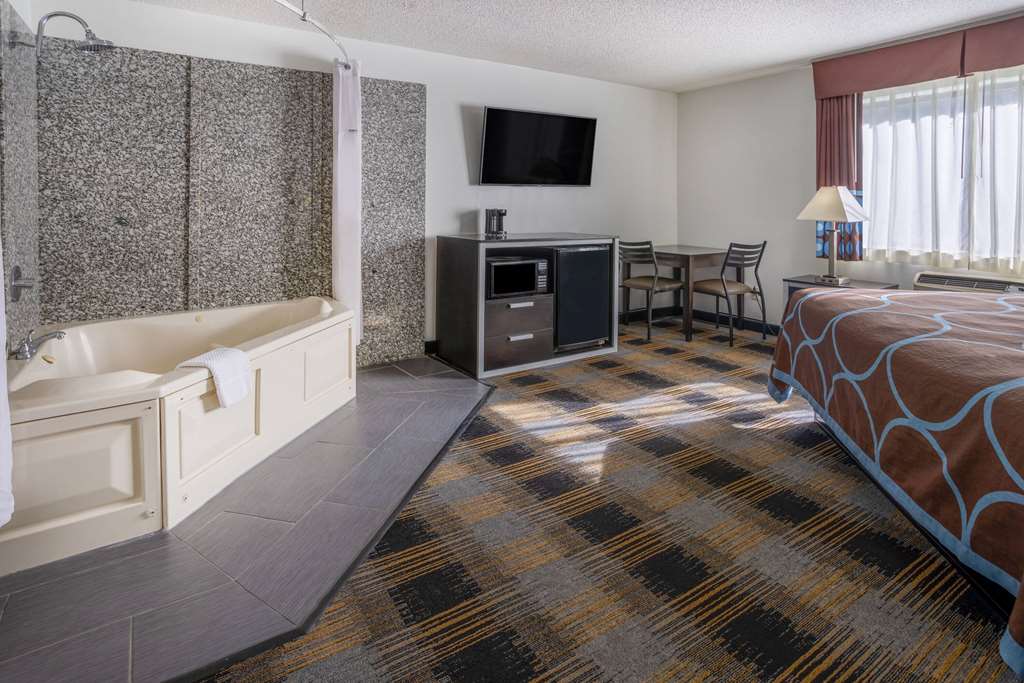 Super 8 by Wyndham Villa Rica - photo 32