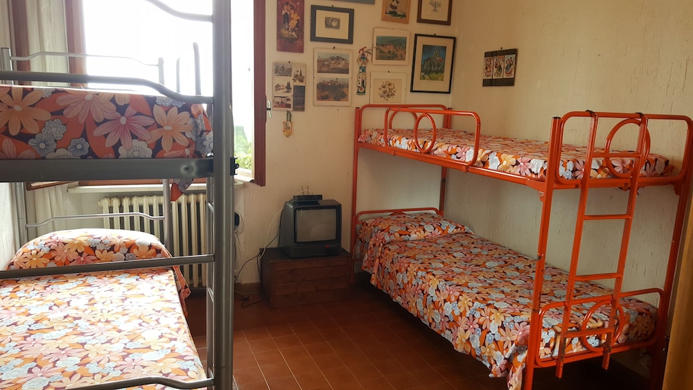 A Terrace on Lake Trasimeno — hotel in Magione