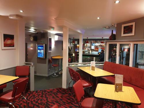 Commercial Hotel — Alness — photo 3