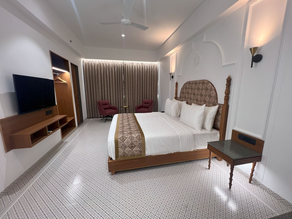 Haldi Kumkum Resort — Surat — photo 5