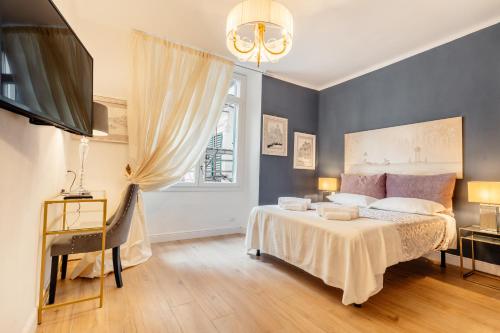 Luxury&Charme Historical Center 2 — 4-Star Luxury Hotel in Genoa, Italy