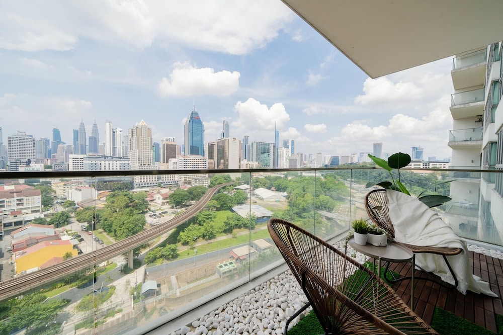 Upper View Regalia Hotel — Kuala Lumpur — photo 5
