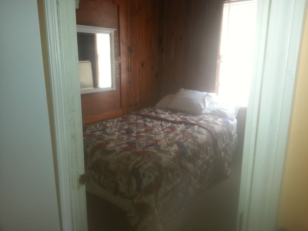 Nautical Motel and Suites - photo 33