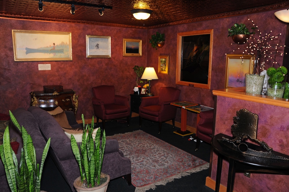 Pike's Waterfront Lodge - photo 2