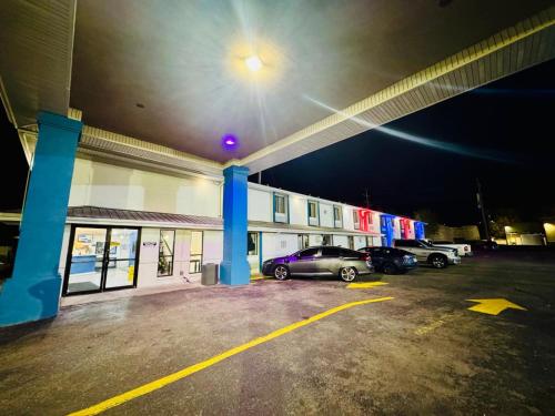 Express Inn & Suites Junction City - photo 24