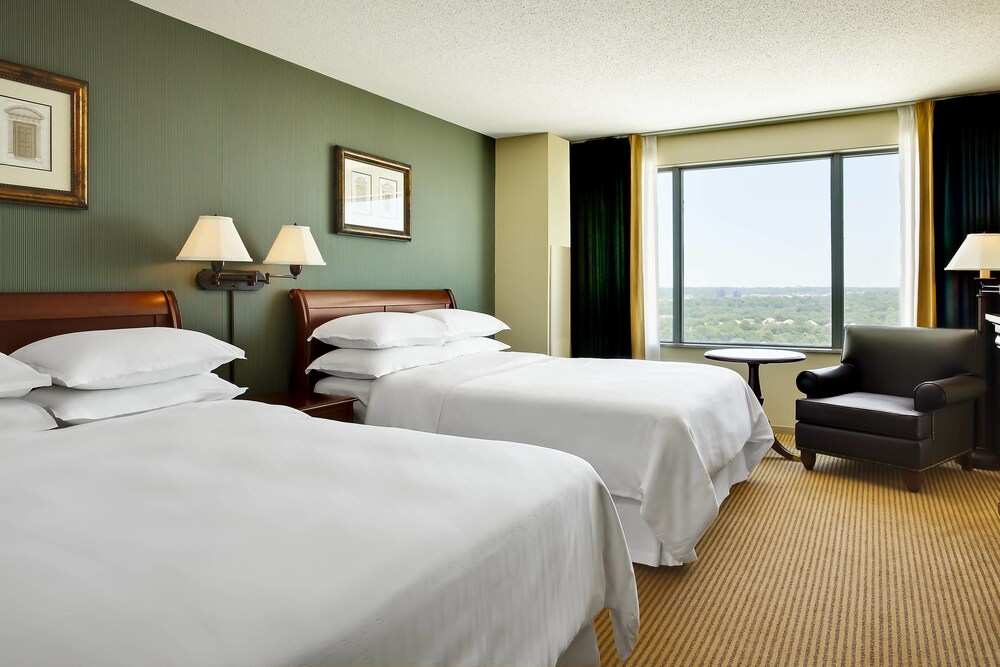 Sheraton Overland Park Hotel at the Convention Center - photo 3