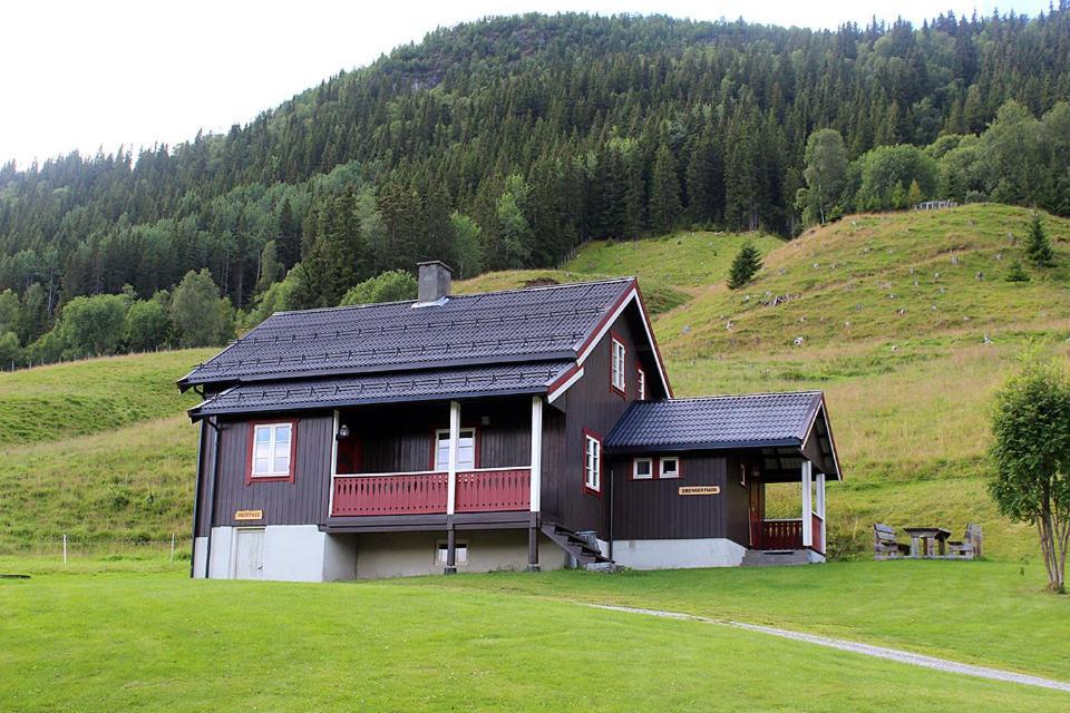 Svarteberg Drengestugu Cabin By Al Skisenter 17255328 — Al