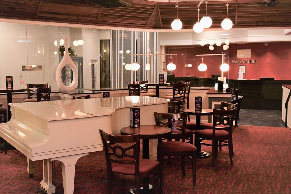 Ramada Hotel & Conference Center by Wyndham Jacksonville - photo 9