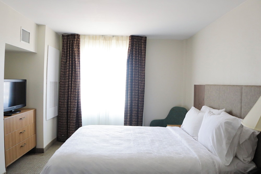 Staybridge Suites Austin Airport by IHG - photo 17