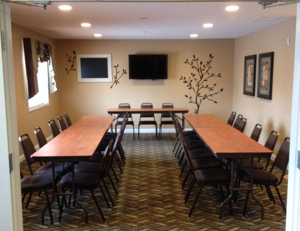 Crossings by GrandStay Pipestone - photo 15