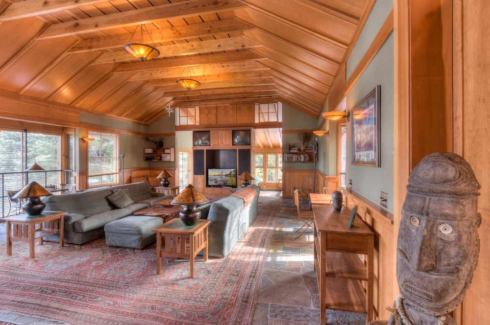 Luxury Northstar Palace w Hot Tub & Games - photo 13