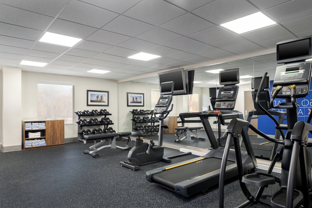 Holiday Inn Express Hotel & Suites Bentonville by IHG - photo 28