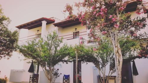 Voula Accommodation — 4-Star Luxury Hotel in Agios Georgios, Greece