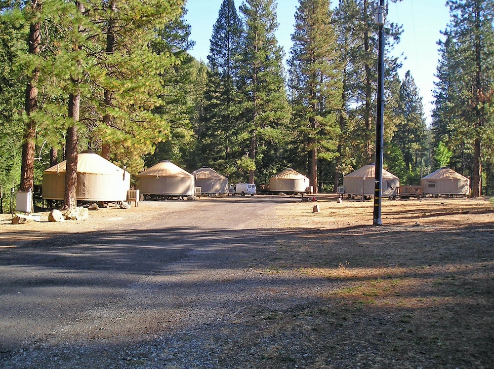 Yosemite Lakes RV Resort - photo 3